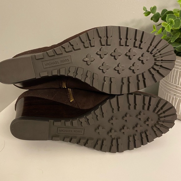 Michael Kors Suede Wedge Boot NEW - Picture 5 of 10